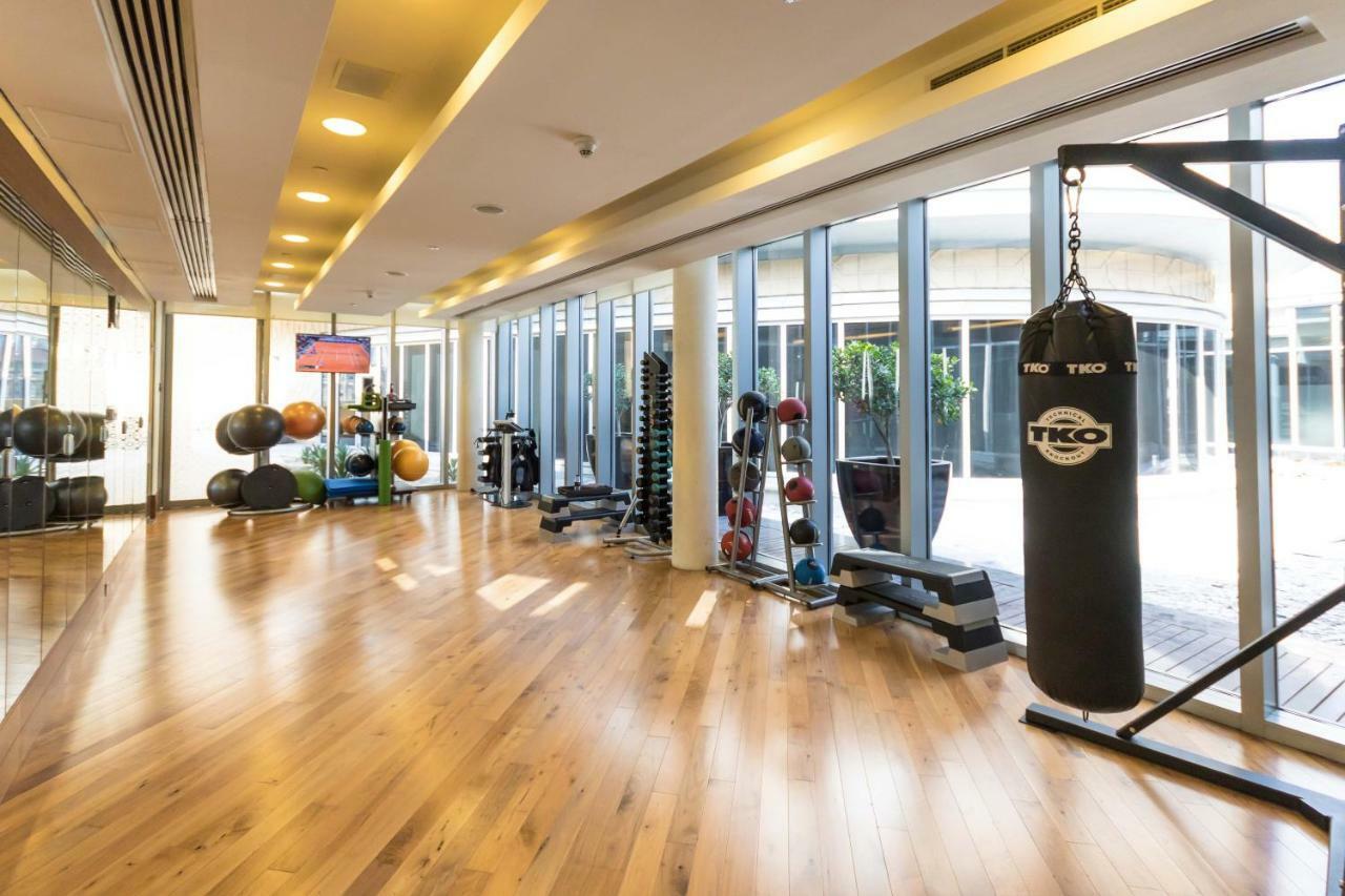 Westminster Dubai Mall Extérieur photo The gym at the hotel