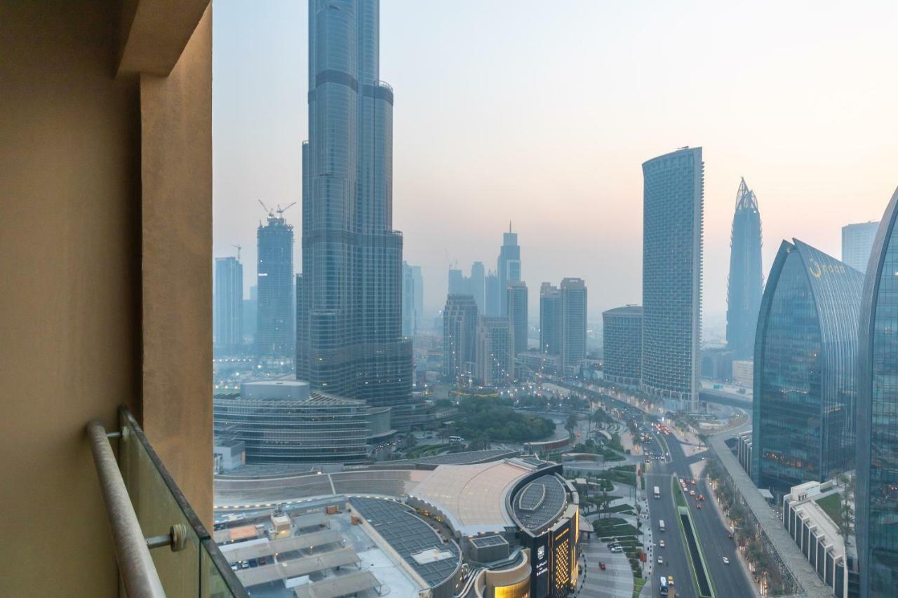 Westminster Dubai Mall Extérieur photo View of the Dubai skyline from the hotel